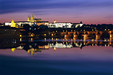 St. Vitus Cathedral and  castle, Karlov Most (Charles Bridge) across the Vltava River, Prague, Czech Republic, Europe