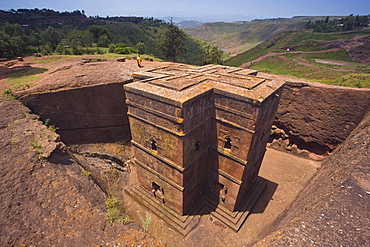 The Sunken Rock Hewn church of Bet Giyorgis (St  George), Lalibela, Northern Ethiopia, Ethiopia, Africa *** Local Caption *** The most famous of Lalibela's Rock Hewn churches, The Sunken Rock Hewn church of Bet Giyorgis, 'St. George', dating from the 12th Century, Lalibela's Rock Hewn Churches rank amoung the greatest religio-historical sites, not only in the African continent but in the Christian World