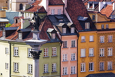 Elevated view over Castle Square (Plac Zamkowy) and Sigismund III Vasa Column to the colourful houses of the Old Town (Stare Miasto), UNESCO World Heritage Site, Warsaw, Poland, Europe