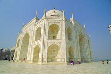 The Taj Mahal, built by the Moghul emperor Shah Jehan (Jahan), Agra, Uttar Pradesh, India