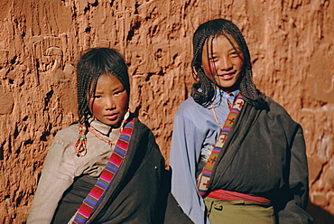 Local Tibetan girls, Tibet, China, Asia