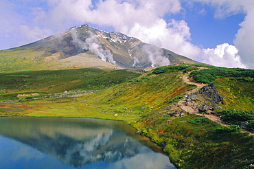 Sulphur vents, Mt. Asahidake (2290m), Daisetsuzan National Park, Hokkaido, Japan