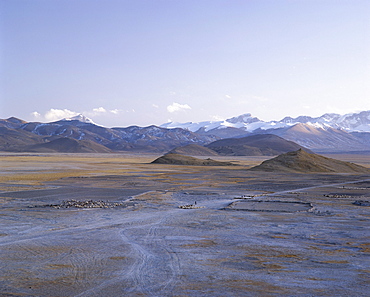 Mount Everest and Himalaya mountains, U-Tsang region, Tibet, China, Asia