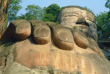 Head and fingers of the Giant Buddha statue of Lechan, south west China 