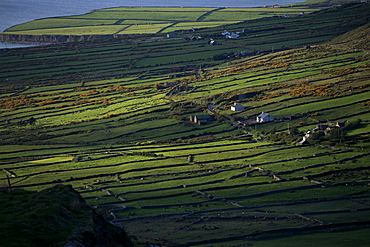 Looking towards the Bera Peninsula from the Ring of Kerry road, Iveragh Peninsula, County Kerry, Munster, Eire (Republic of Ireland), Europe