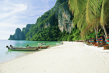 Ao ton Sai Bay, Phi-Phi Don Island, Krabi Province, Thailand, Asia