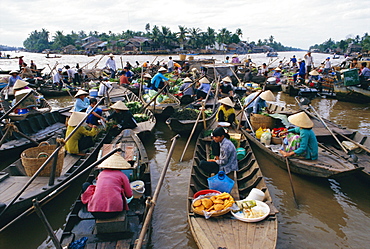 Morning floating market, Phung Heip, Mekong Delta, Vietnam