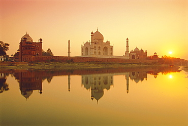 Taj Mahal at Sunset, Agra, Uttar Pradesh, India, Asia