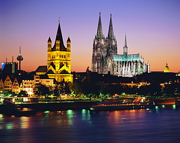 The Cathedral (Dom) and River Rhine, Cologne (Koln), North Rhine Westphalia, (Nordrhein-Westfalen), Germany, Europe