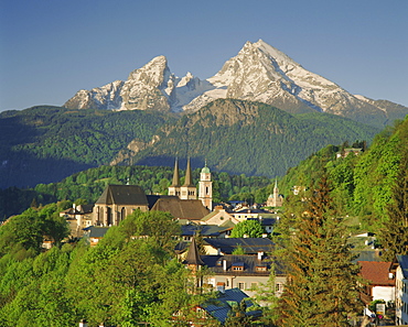 Town and mountain view, Berchtesgaden, Bavaria, Germany, Europe