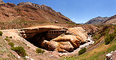 Puente del Inca natural bridge of travertine, near Mendoza, on Argentine side of Libertadores Pass over Andes, Argentina, South America