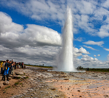 Strokkur, the currently active geyser at Geysir, Haukadalur, Iceland, Polar Regions