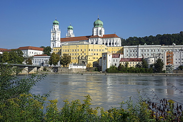 St. Stephen's Cathedral and River Inn, Passau, Lower Bavaria, Germany, Europe