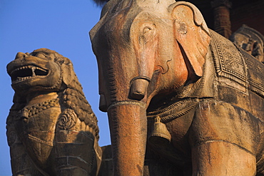 Stone statue of elephant at temple, Taumadhi Square, Bhaktapur, Nepal, Asia