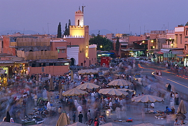 Djemaa el Fna at dusk, Marrakech, Morocco, North Africa, Africa