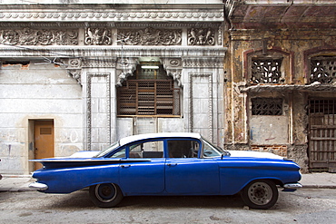 Vintage American car parked on a street in Havana Centro, Havana, Cuba, West Indies, Caribbean, Central America