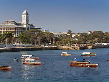 Stone Town waterfront and House of Wonders, Stone Town, Zanzibar, Tanzania, East Africa, Africa