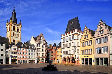 Hauptmarkt, Main Market Square, with St. Gangolf Church and Steipe Building, Trier, Moselle River, Rhineland-Palatinate, Germany, Europe