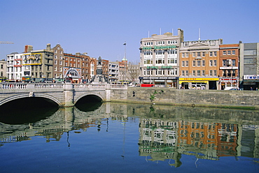 O'Connell Bridge over the River Liffey, Dublin, Ireland, Europe