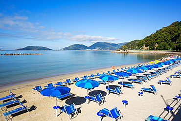 Early morning beach, Lerici, Liguria, Italy, Europe