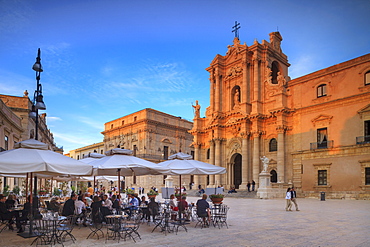 Piazza Duomo, Ortigia, Siracusa, UNESCO World Heritage Site, Sicily, Italy, Europe