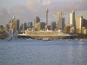 Queen Mary 2 on maiden voyage arriving in Sydney Harbour, New South Wales, Australia, Pacific