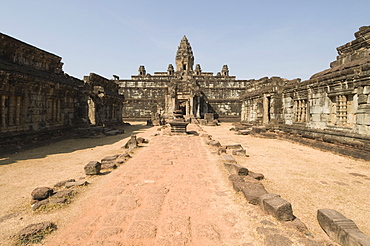 Bakong Temple, AD881, Roluos Group, near Angkor, UNESCO World Heritage Site, Siem Reap, Cambodia, Indochina, Southeast Asia, Asia