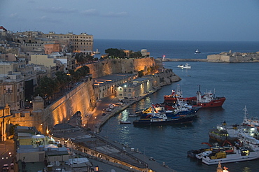 View of the Grand Harbour from Barracca Gardens, Valletta, Malta, Mediterranean, Europe