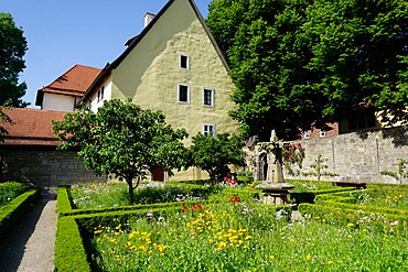 The cloister garden, Rothenburg ob der Tauber, Romantic Road, Franconia, Bavaria, Germany, Europe