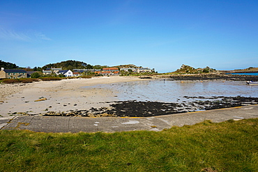 Beach at Old Grimsby with Ruin restaurant in background, Tresco, Isles of Scilly, England, United Kingdom, Europe