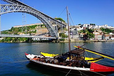 Ponte de Dom Luis I over River Douro, Porto (Oporto), Portugal, Europe