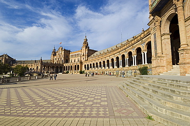 Plaza de Espana erected for the 1929 Exposition, Parque de Maria Luisa, Seville, Andalusia (Andalucia), Spain, Europe