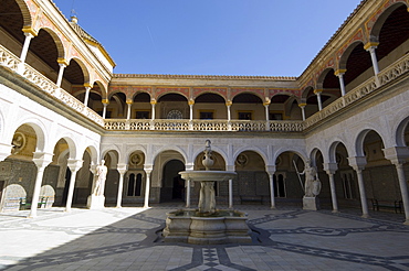 View of the Patio Principal in Casa de Pilatos, Santa Cruz district, Seville, Andalusia (Andalucia), Spain, Europe