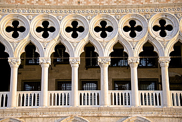 Logia detail, Palazzo Ducale (Doges Palace), Piazza San Marco, San Marco, Venice, UNESCO World Heritage Site, Veneto, Italy, Europe