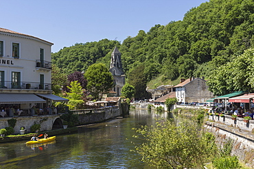 Canoe on River Dronne, Brantome, Dordogne, Aquitaine, France, Europe