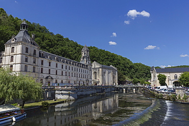 Abbey by the River Dronne, Brantome, Dordogne, Aquitaine, France, Europe