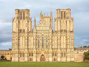 Evening light on the West Front, Wells Cathedral, Wells, Somerset, England, United Kingdom, Europe