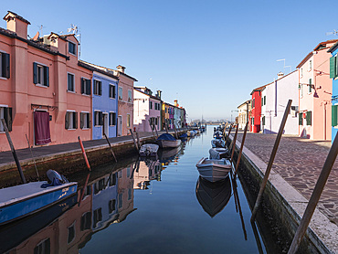 Colourful houses by the canal, Burano, Venice, UNESCO World Heritage Site, Veneto, Italy, Europe