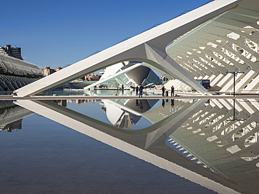 Reflection of the Museu de les Ciences, Science Museum, City of Arts and Sciences, Valencia, Spain, Europe