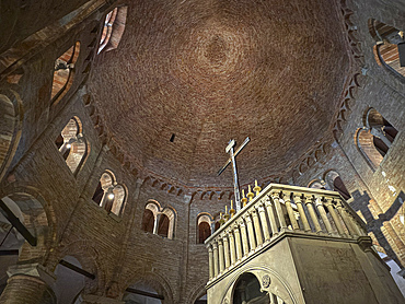 Dome of the Church of the Holy Sepuchre, Basilica of Santo Stefano (Seven Churches), Bologna, Emilia Romagna, Italy, Europe