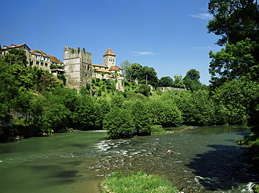 Sauveterre de Bearn, Pays Basque, Aquitaine, France, Europe