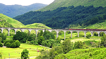 Glenfinnan Viaduct (location used in Harry Potter and the Chamber of Secrets)