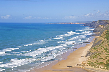 View along the south west coast of Portugal, Costa Vincentina, Praia do Castelejo and Cordama beaches from the clifftop above Vila do Bispo, Algarve, Portugal, Europe