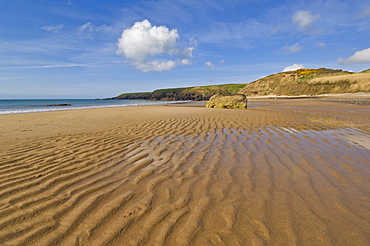 Porthor (Porth Oer) beach, where the sand whistles due to the unique shape of the grains, Llyn Peninsula, Gwynedd, North Wales, Wales, United Kingdom, Europe