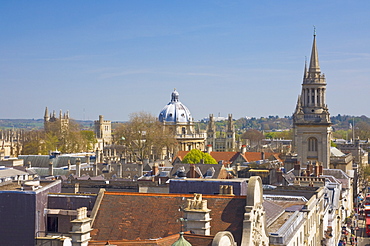 Rooftops of the university city of Oxford, with the dome of the Radcliffe Camera in the distance, Oxford, Oxfordshire, England, United Kingdom, Europe