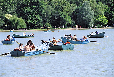 UK, London, Sunday Paddling On Serpentine