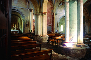 France, Bearn, Pyreneesatlantiques, Sauveterredebearn, Interior Of The Roman Church