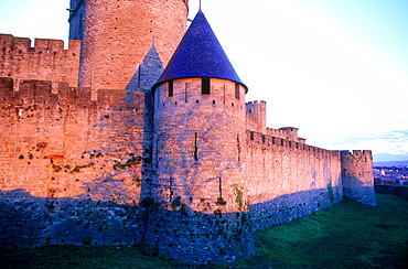 France, Rousillon, Aude (11), Carcassonne, The Ramparts In Winter At Sunrise