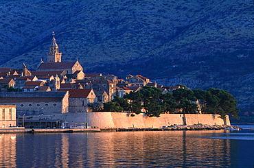 Croatia, Dalmatia, Dalmatian Coast, Korcula Island, The Fortified City Ramparts At Sunrise