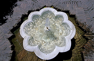 Spain, Andaloucia, Sevilla, Cathedral, The Oranges Patio, A Fountain & Basin De Marbre